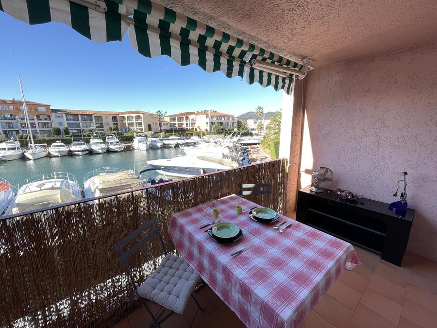 APARTMENT PORT COGOLIN  WITH A TERRACE Appartements Saint Tropez
